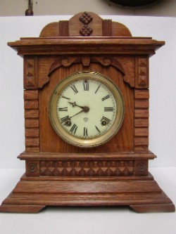 Ansonia mantle clock, Full front view.